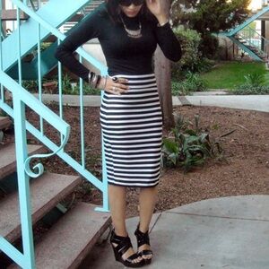 Vintage Y2K Black and White Striped Stretch Pencil Skirt Size XS
